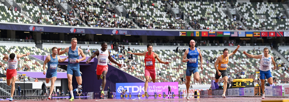 过终点, 过终点, 米比赛中冲 过终点, 过终点, 米比赛中冲